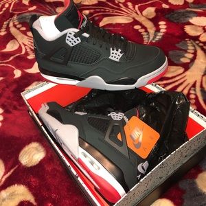 Air Jordan 4 Bred (2019)